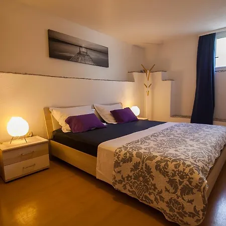 Aurora Apartment *