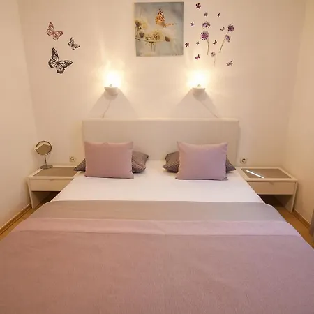 Aurora Apartment Bol