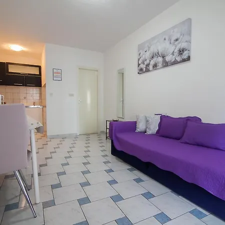 Apartment Aurora Bol