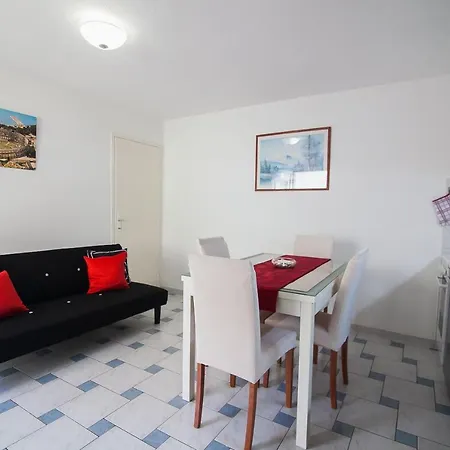 Aurora Apartment Bol