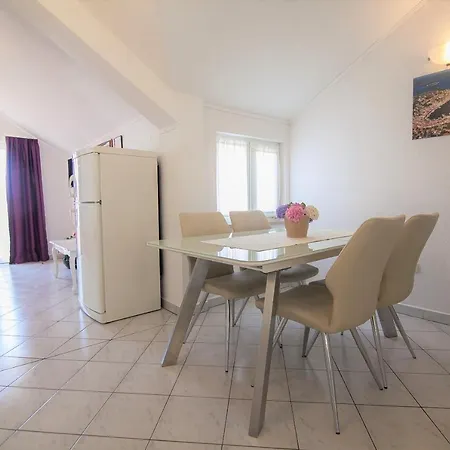 Aurora Apartment *
