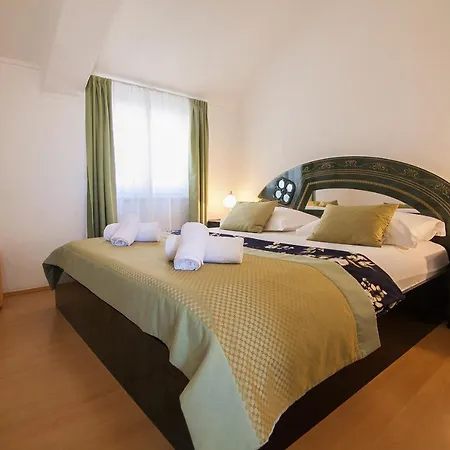 Aurora Apartment Bol
